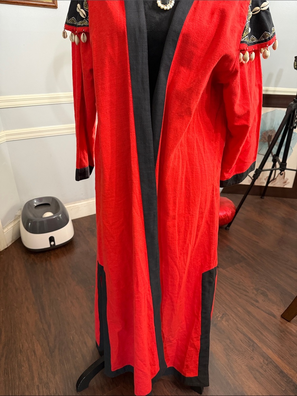 Source Unknown Red Long Sleeve Open-Front Dress with Black Trim - Picture 15 of 16